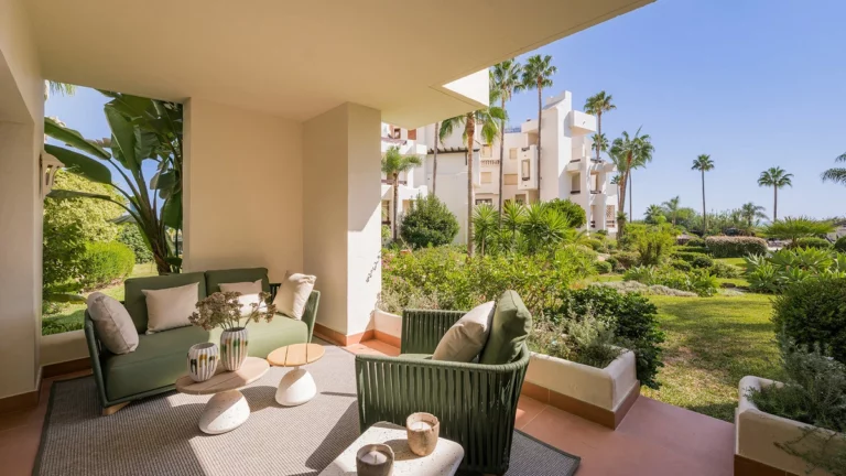 R5492092 | Ground Floor Apartment in Estepona – 3 beds, 2.5 baths