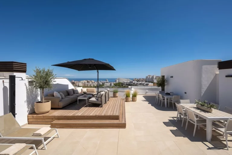 R5494417 | Penthouse Duplex in Estepona – 3 beds, 2 baths