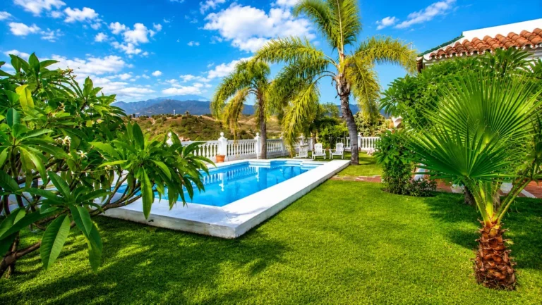 R5423962 | Finca – Cortijo in Estepona – 3 beds, 2 baths
