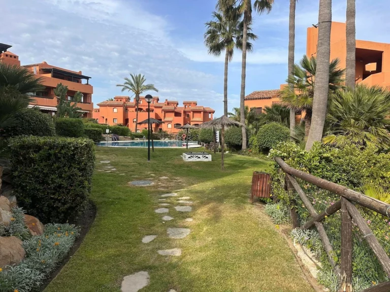 R5482249 | Ground Floor Apartment in Estepona – 2 beds, 2 baths