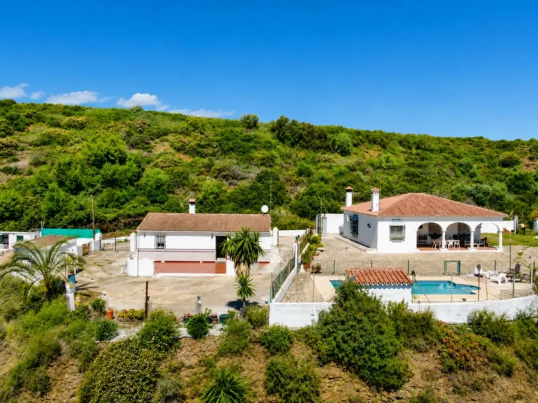 R5444284 | Finca – Cortijo in Estepona – 6 beds, 3 baths