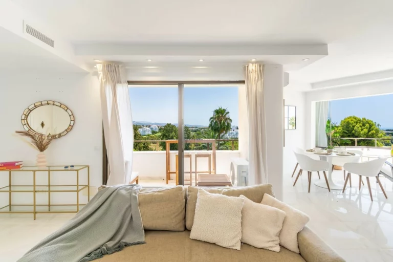 R5425960 | Ground Floor Apartment in Atalaya – 2 beds, 3 baths