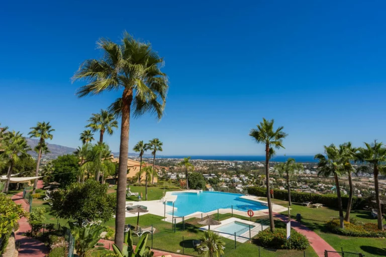 R5469388 | Ground Floor Apartment in El Paraiso – 3 beds, 2 baths