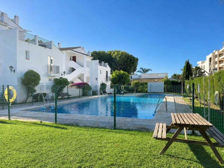 R5386807 | Top Floor Apartment in Benamara – 2 beds, 1 baths