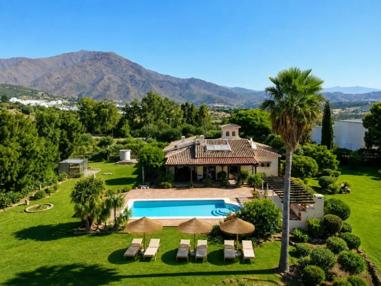 R5460985 | Finca – Cortijo in Estepona – 4 beds, 3 baths