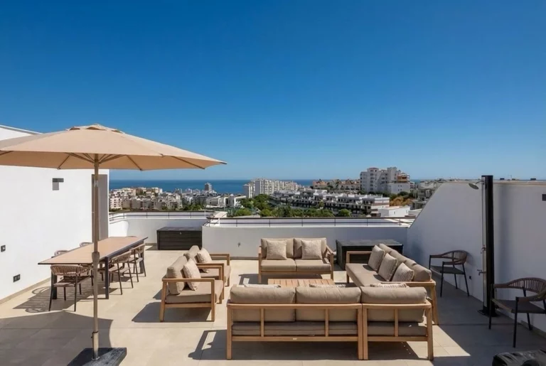 R5495380 | Penthouse Duplex in Estepona – 3 beds, 2 baths