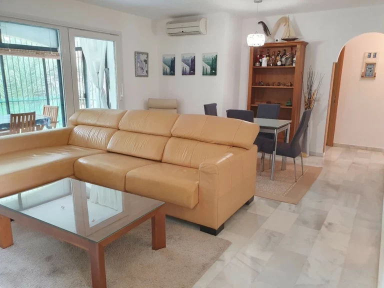 R5481469 | Top Floor Apartment in El Paraiso – 2 beds, 2 baths