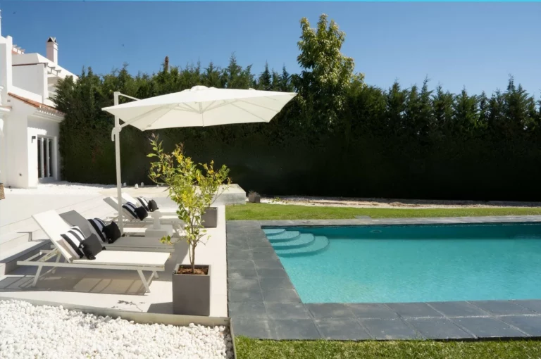 R5354101 | Detached Villa in Estepona – 5 beds, 4.5 baths