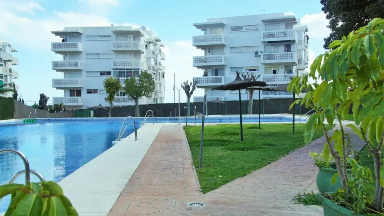 R5494201 | Ground Floor Apartment in Estepona – 1 beds, 1 baths