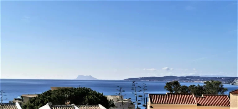R5478115 | Townhouse in Estepona – 2 beds, 2 baths