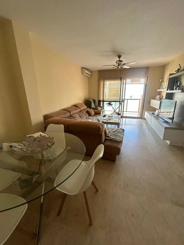 R5477848 | Middle Floor Apartment in Estepona – 3 beds, 2 baths