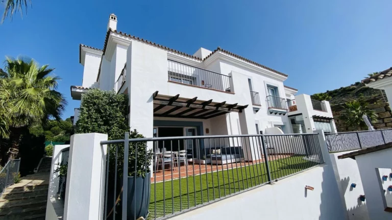 R5364142 | Ground Floor Apartment in El Paraiso – 2 beds, 2 baths