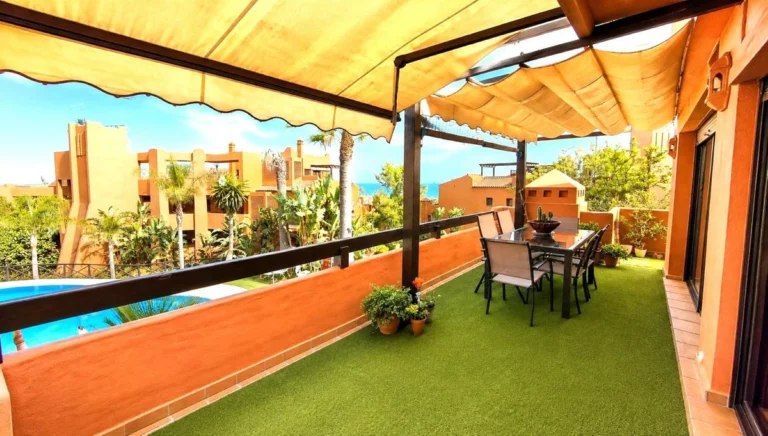 R5464066 | Middle Floor Apartment in Estepona – 2 beds, 2 baths