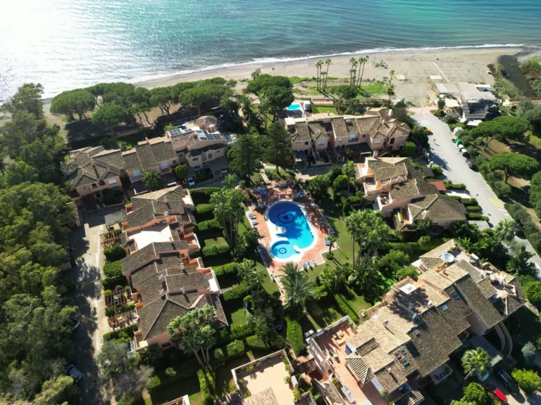 R5482792 | Penthouse Duplex in Estepona – 4 beds, 4.5 baths