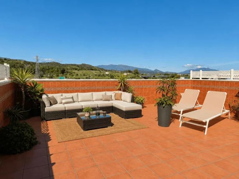 R5449627 | Penthouse in Estepona – 4 beds, 2 baths