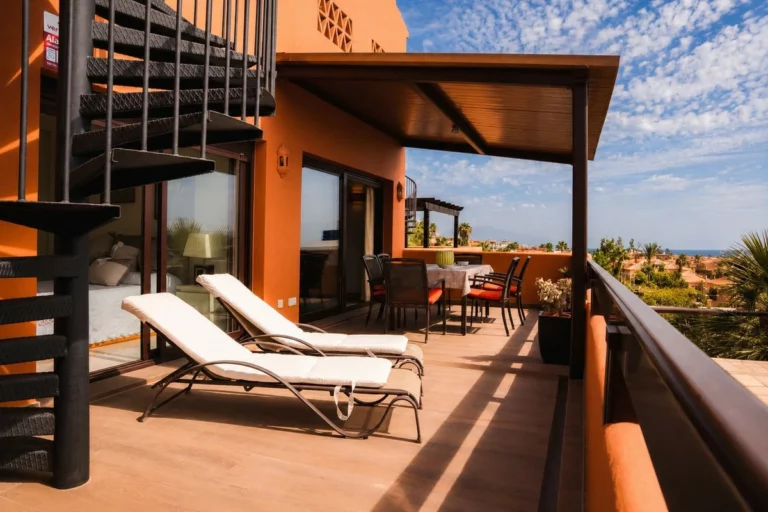 R5505718 | Penthouse Duplex in Estepona – 3 beds, 2 baths