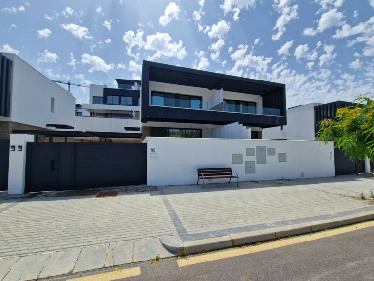 R5074180 | Semi-Detached House in Atalaya – 3 beds, 2.5 baths