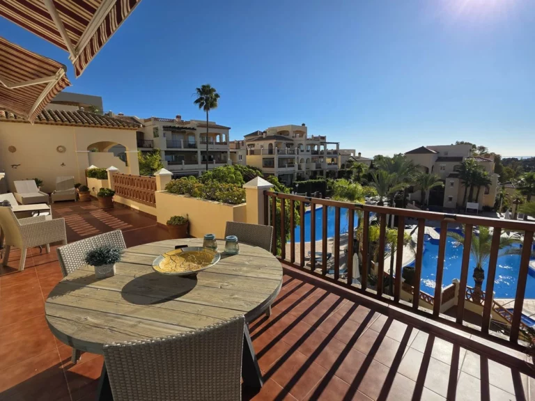 R5506594 | Middle Floor Apartment in Atalaya – 2 beds, 3 baths