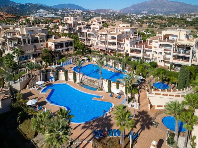 R5487541 | Middle Floor Apartment in Atalaya – 2 beds, 3 baths