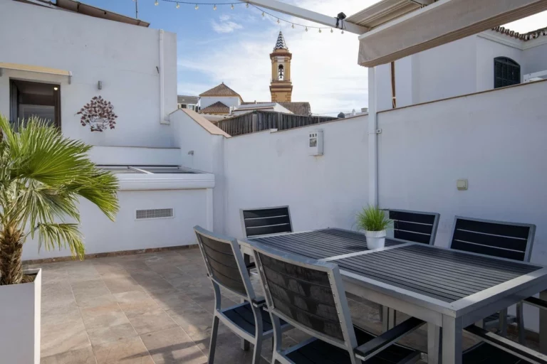 R5170789 | Detached Villa in Estepona – 4 beds, 2 baths