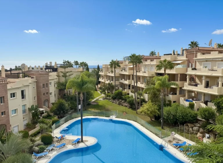 R5500555 | Penthouse in Bel Air – 3 beds, 3 baths