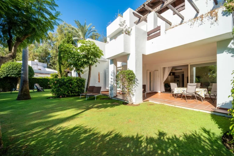 R5481028 | Ground Floor Apartment in Estepona – 2 beds, 2 baths