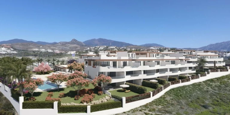 R5471194 | Ground Floor Apartment in Bel Air – 3 beds, 3 baths