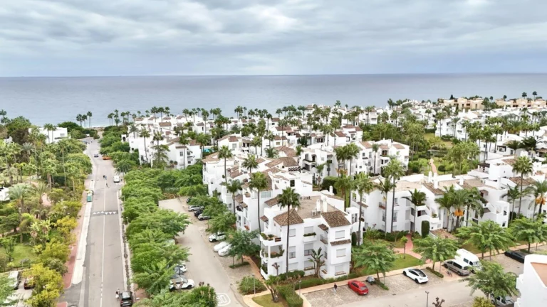 R5221327 | Middle Floor Apartment in Costalita – 2 beds, 2 baths