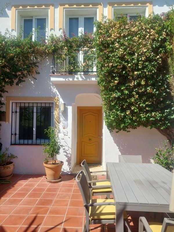 R5495347 | Townhouse in El Paraiso – 3 beds, 2 baths