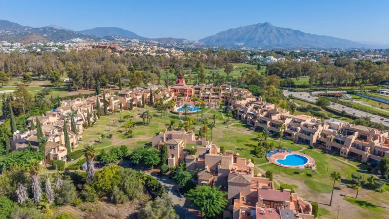 R5495320 | Penthouse in Atalaya – 3 beds, 3 baths