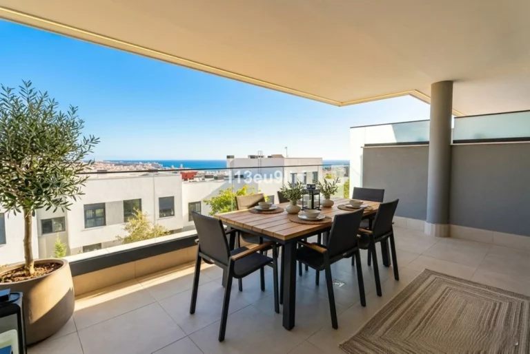 R5479933 | Ground Floor Apartment in Estepona – 3 beds, 2 baths