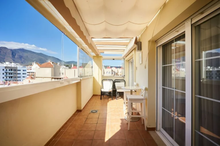 R5517019 | Top Floor Apartment in Estepona – 2 beds, 2 baths