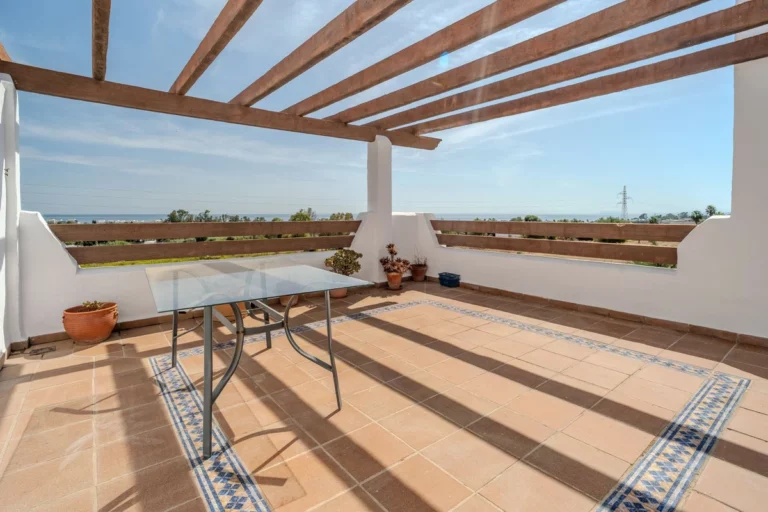 R5507263 | Top Floor Apartment in Selwo – 2 beds, 2 baths