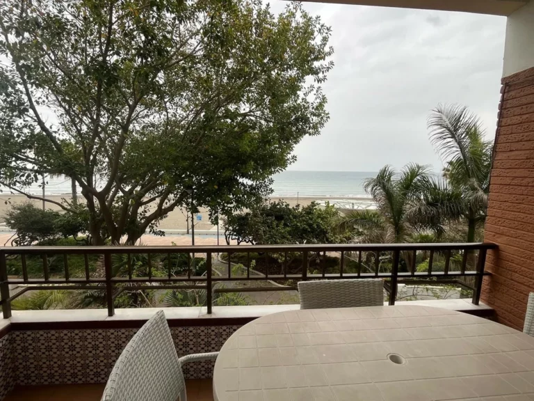 R5352619 | Middle Floor Apartment in Estepona – 2 beds, 2 baths