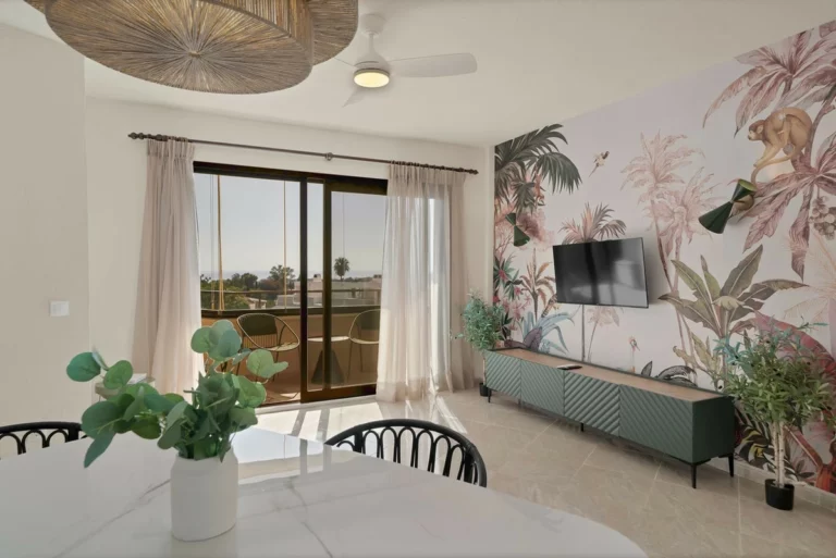 R5511382 | Middle Floor Apartment in Estepona – 1 beds, 1 baths