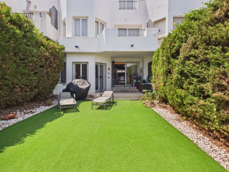 R5468410 | Townhouse in Selwo – 4 beds, 3.5 baths