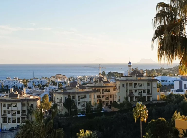 R5498851 | Middle Floor Apartment in Selwo – 2 beds, 2 baths