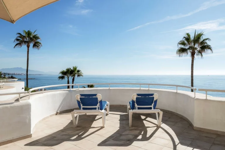 R5496856 | Ground Floor Apartment in Estepona – 2 beds, 2 baths