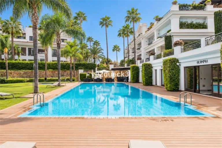 R5514595 | Ground Floor Apartment in Estepona – 2 beds, 2 baths