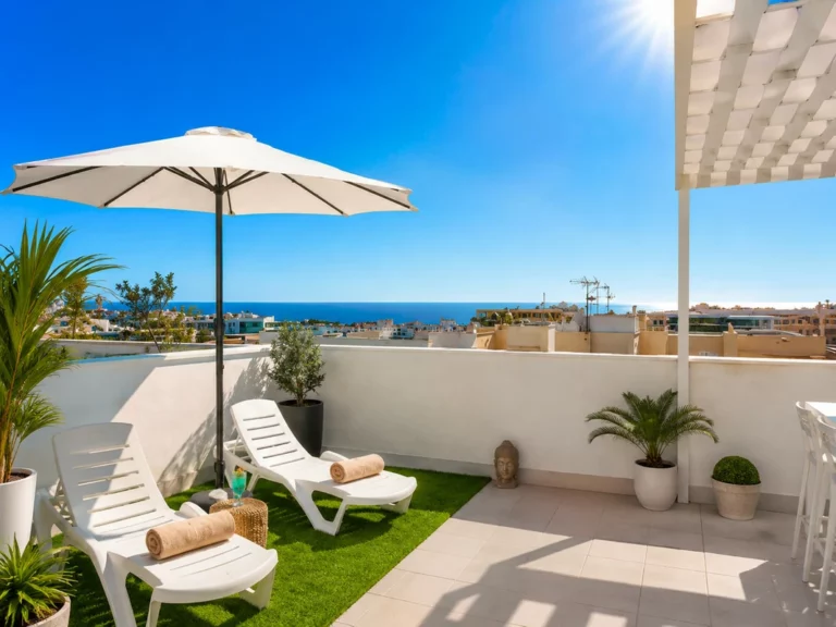 R5452438 | Penthouse in Estepona – 3 beds, 3 baths