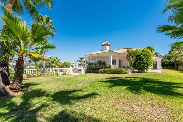 R5520577 | Detached Villa in Atalaya – 4 beds, 3 baths