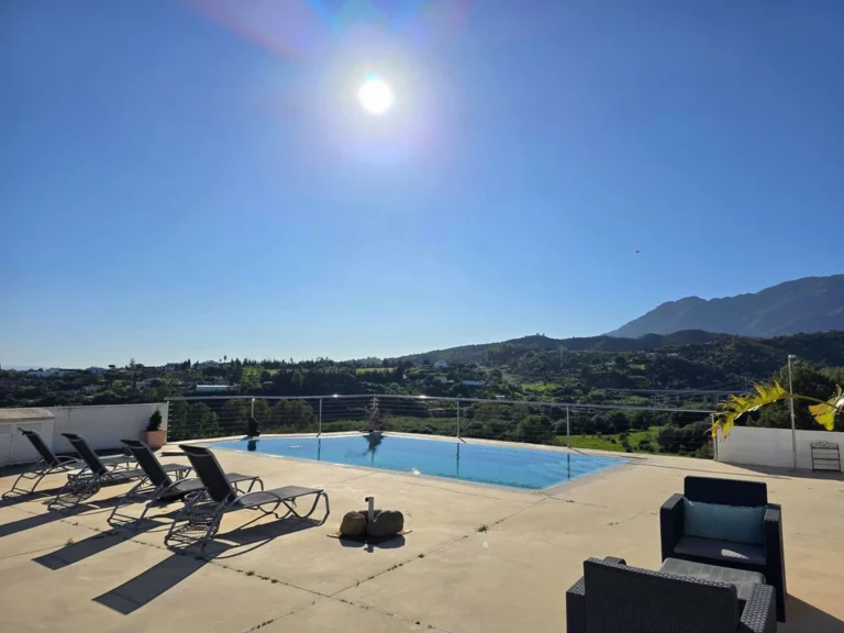 R5346628 | Detached Villa in Estepona – 4 beds, 3 baths