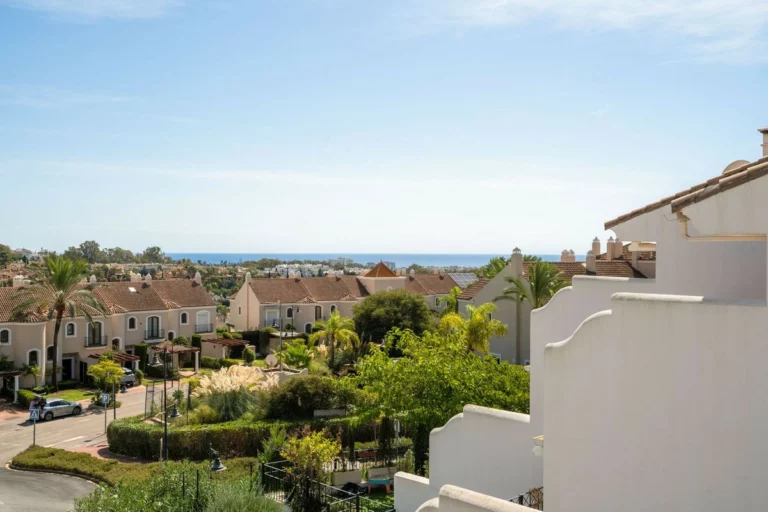 R5505889 | Townhouse in El Paraiso – 3 beds, 3.5 baths