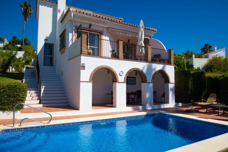 R5465248 | Detached Villa in El Padron – 3 beds, 3 baths