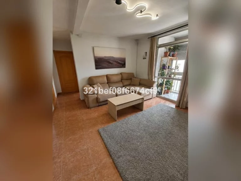 R5489932 | Middle Floor Apartment in Estepona – 3 beds, 1 baths
