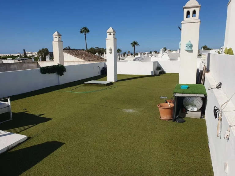 R5469451 | Penthouse in El Paraiso – 2 beds, 2 baths