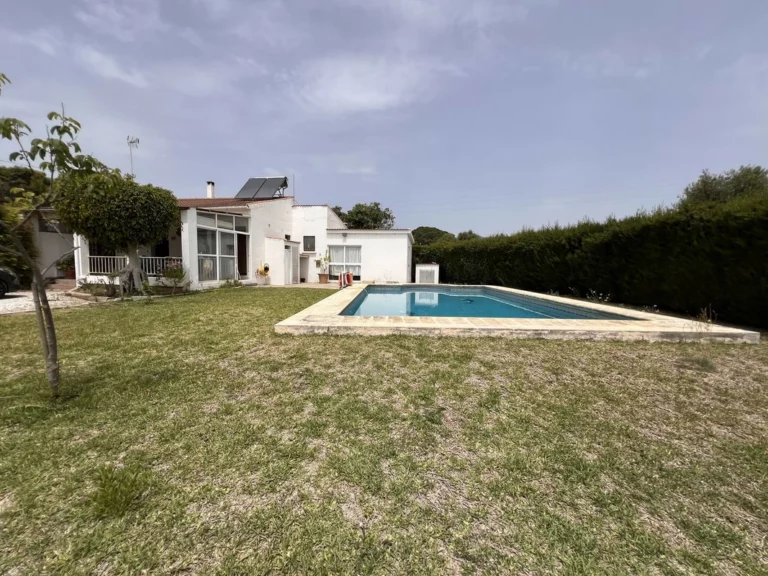 R4771375 | Detached Villa in Selwo – 5 beds, 3 baths