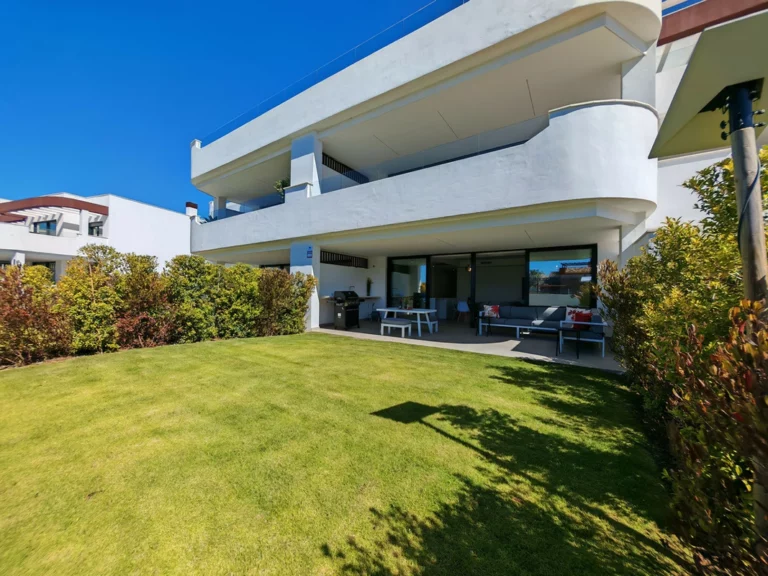 R5392297 | Ground Floor Apartment in Cancelada – 2 beds, 2 baths