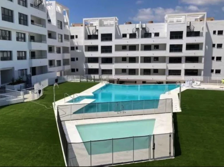 R5167369 | Penthouse Duplex in Estepona – 4 beds, 2 baths