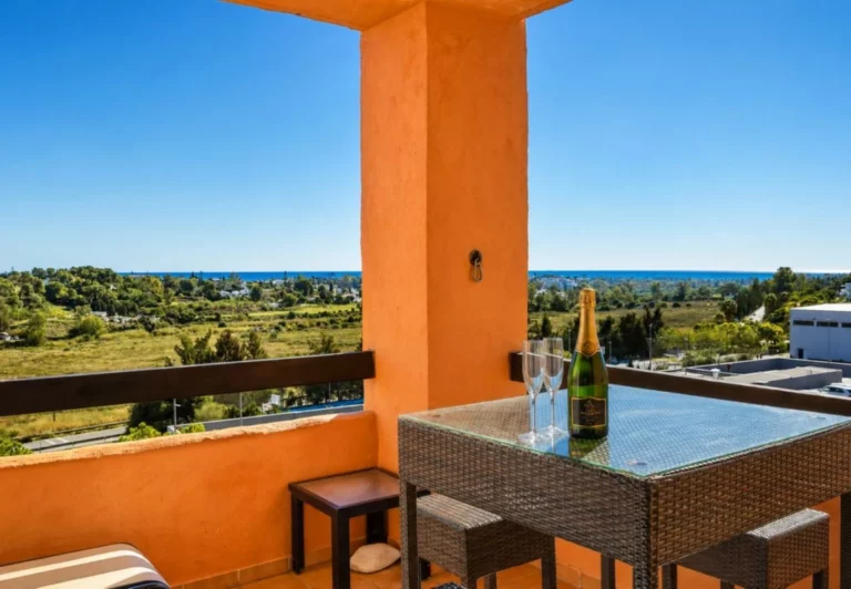 R5502823 | Middle Floor Apartment in Atalaya – 2 beds, 2 baths